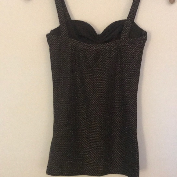 Women’s Top - Picture 4 of 5